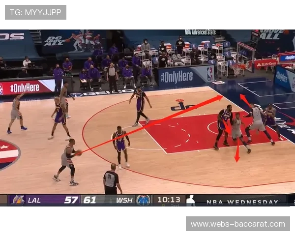 雨战影响传球精度,双方半场合计失误高达30次 雨战影响传球精度,双方半场合计失误高达30次